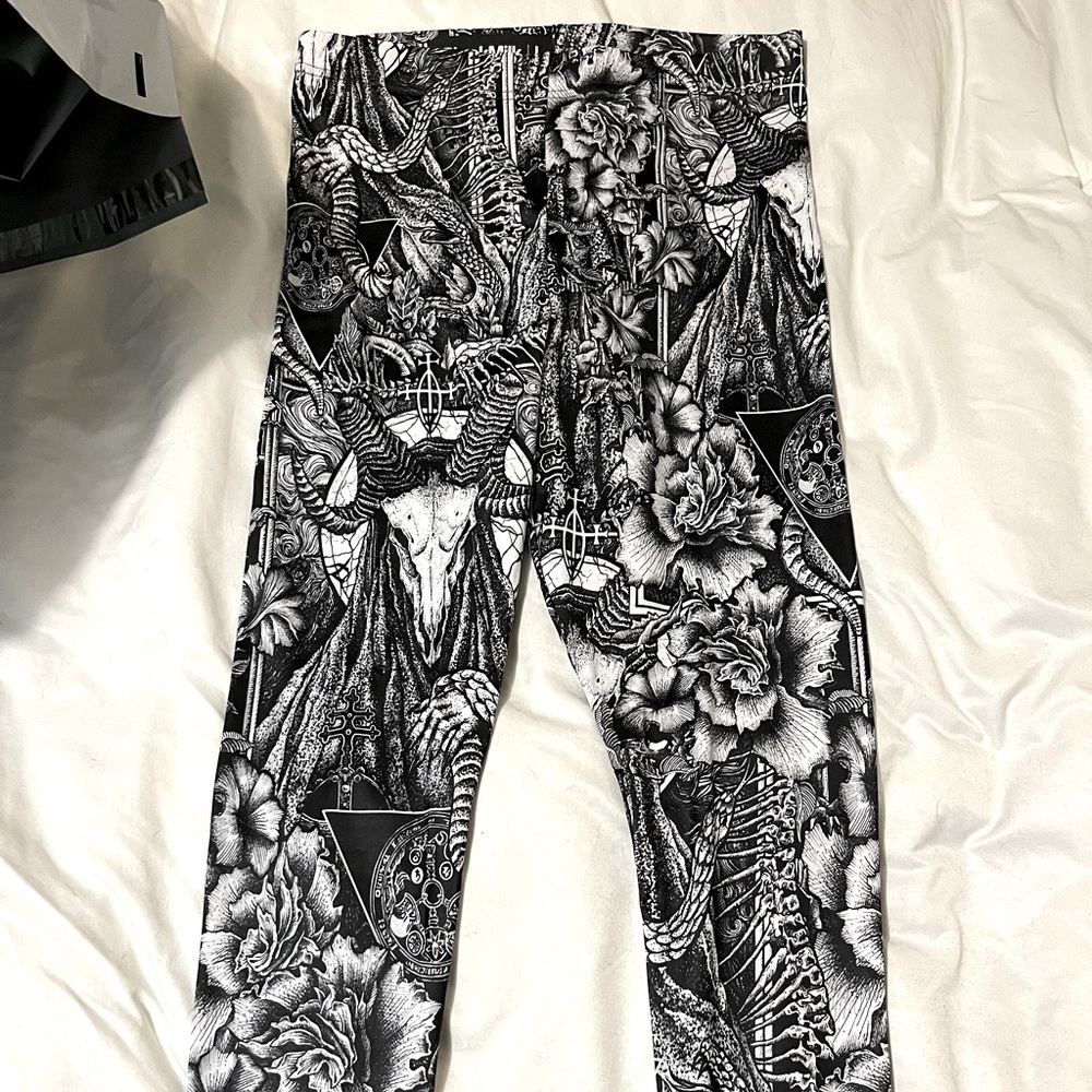 Blackmilk Clothing Leggings L Rare!!!!!